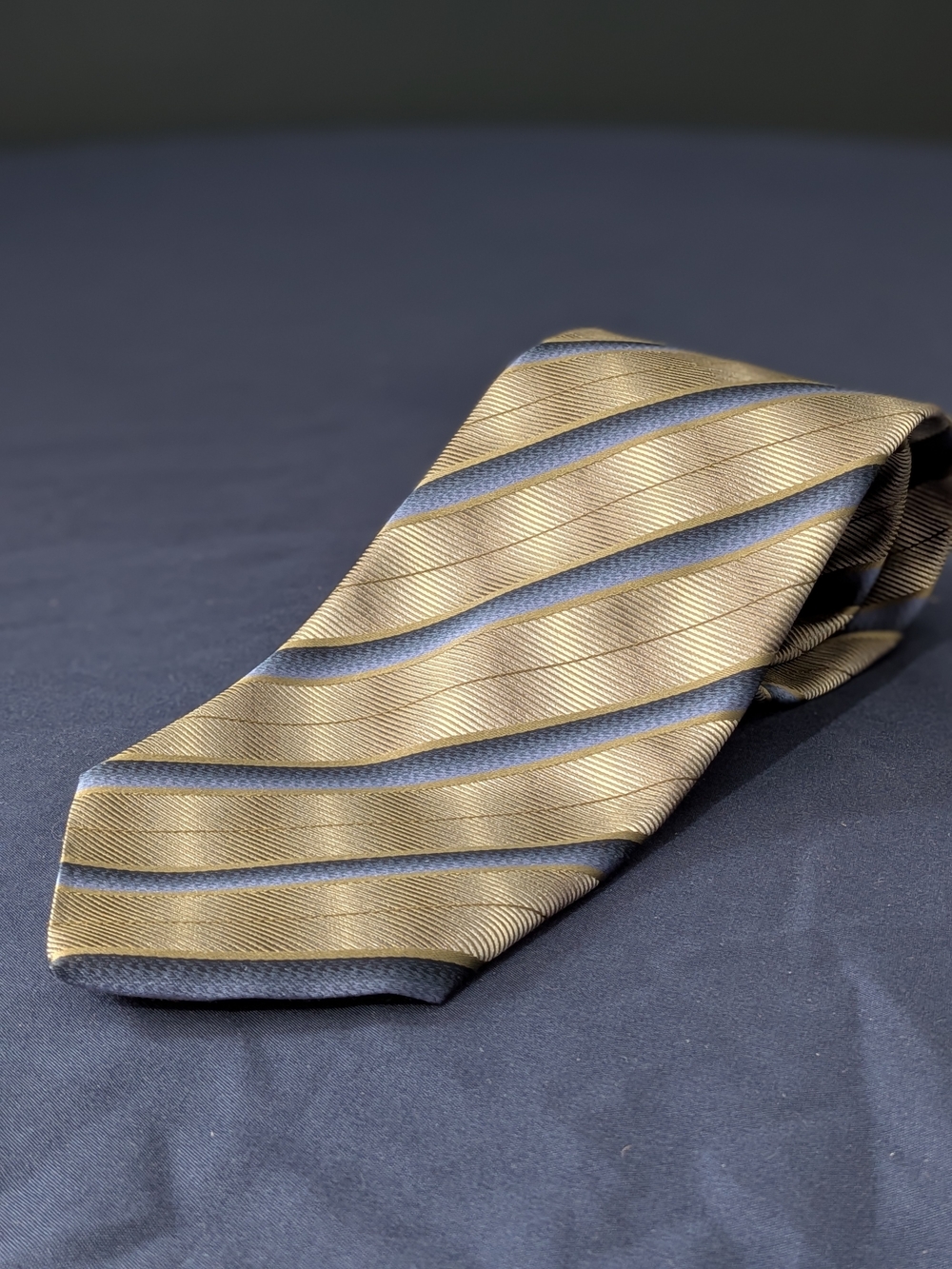 Pronto Uomo Men's Gold and Blue Striped 100% Silk Tie